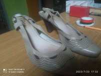Buty damskie marki Bata rozmiar 40
