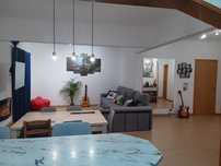 Feijo Apartamento T4 no primeiro andar, remodelado para T3 com sala de