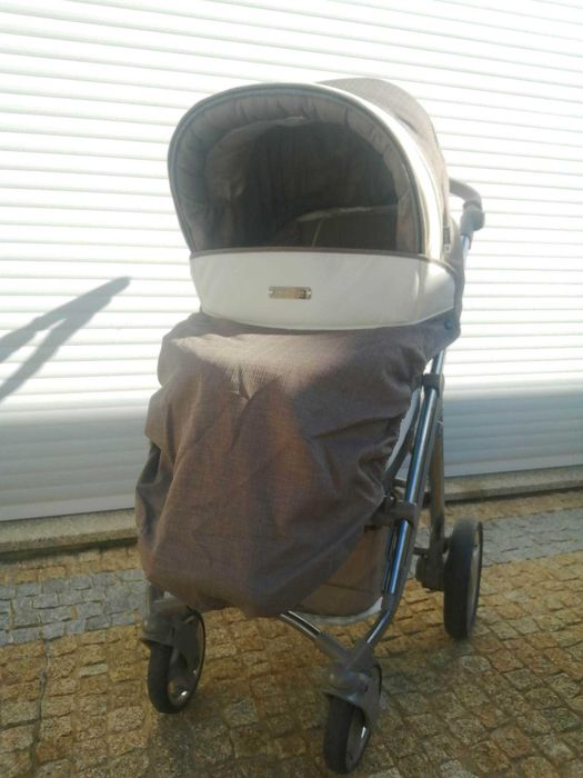 Conjunto carrinho com cadeira +ovo e isofix + saco Bebécar
