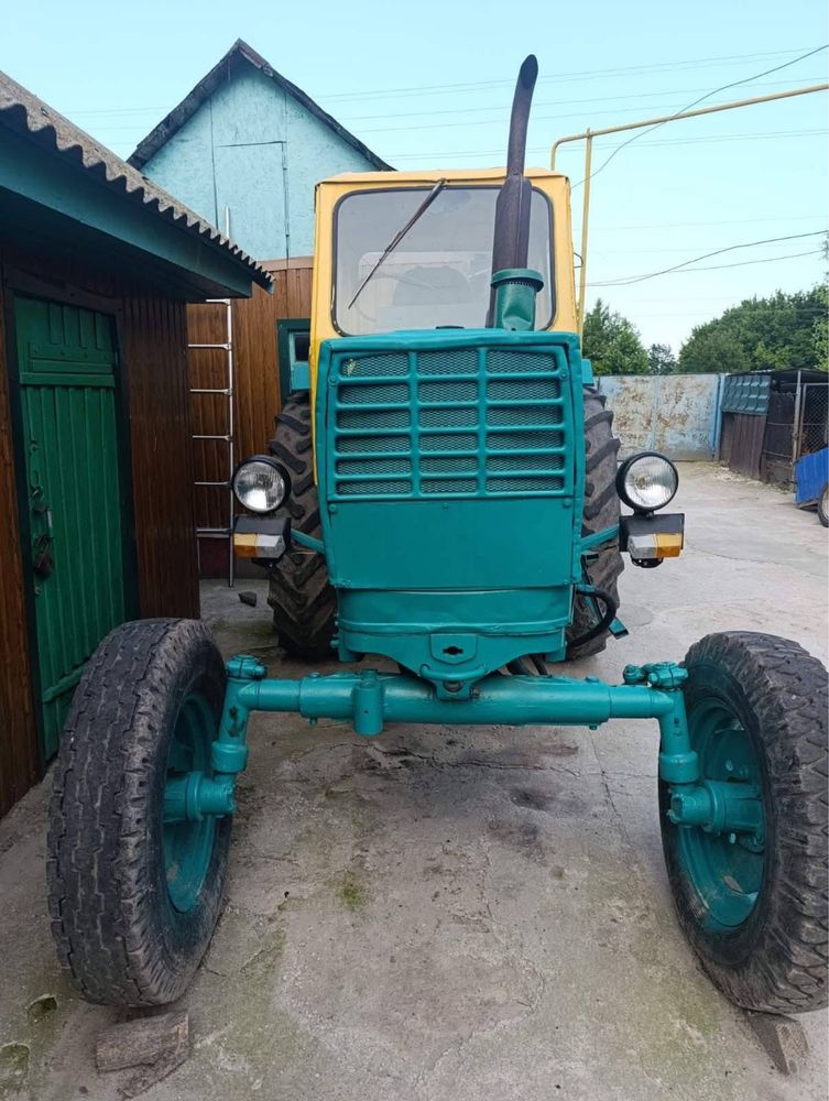 Продається трактор в гарному стані.