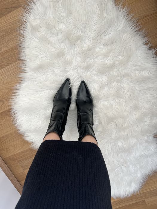 Чорні шкіряні казаки mango / чорні ботильйони / чобітки