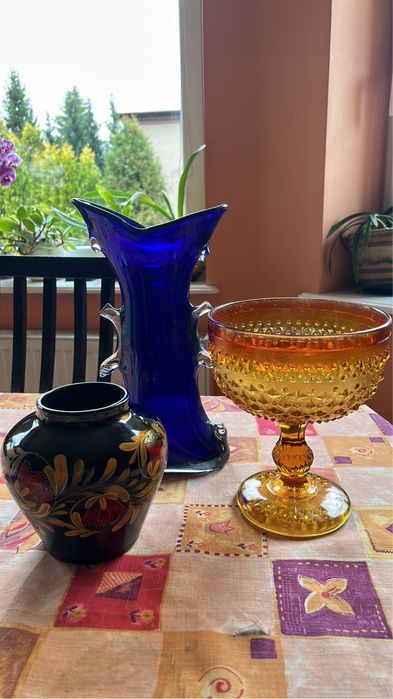wazon ręcznie malowany czarny kwiaty hand made PRL stary antyk