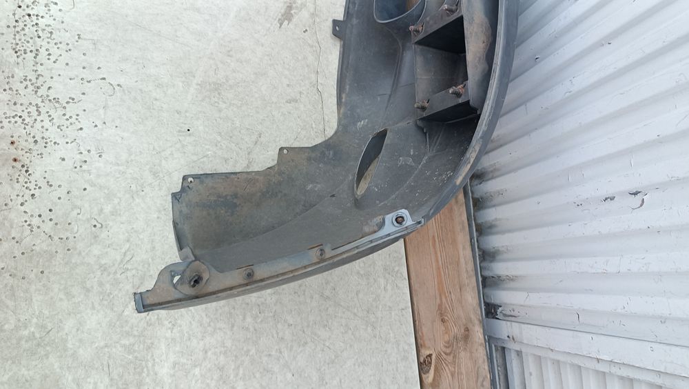 Vendo parachoque de frente Kia rio ano 2002