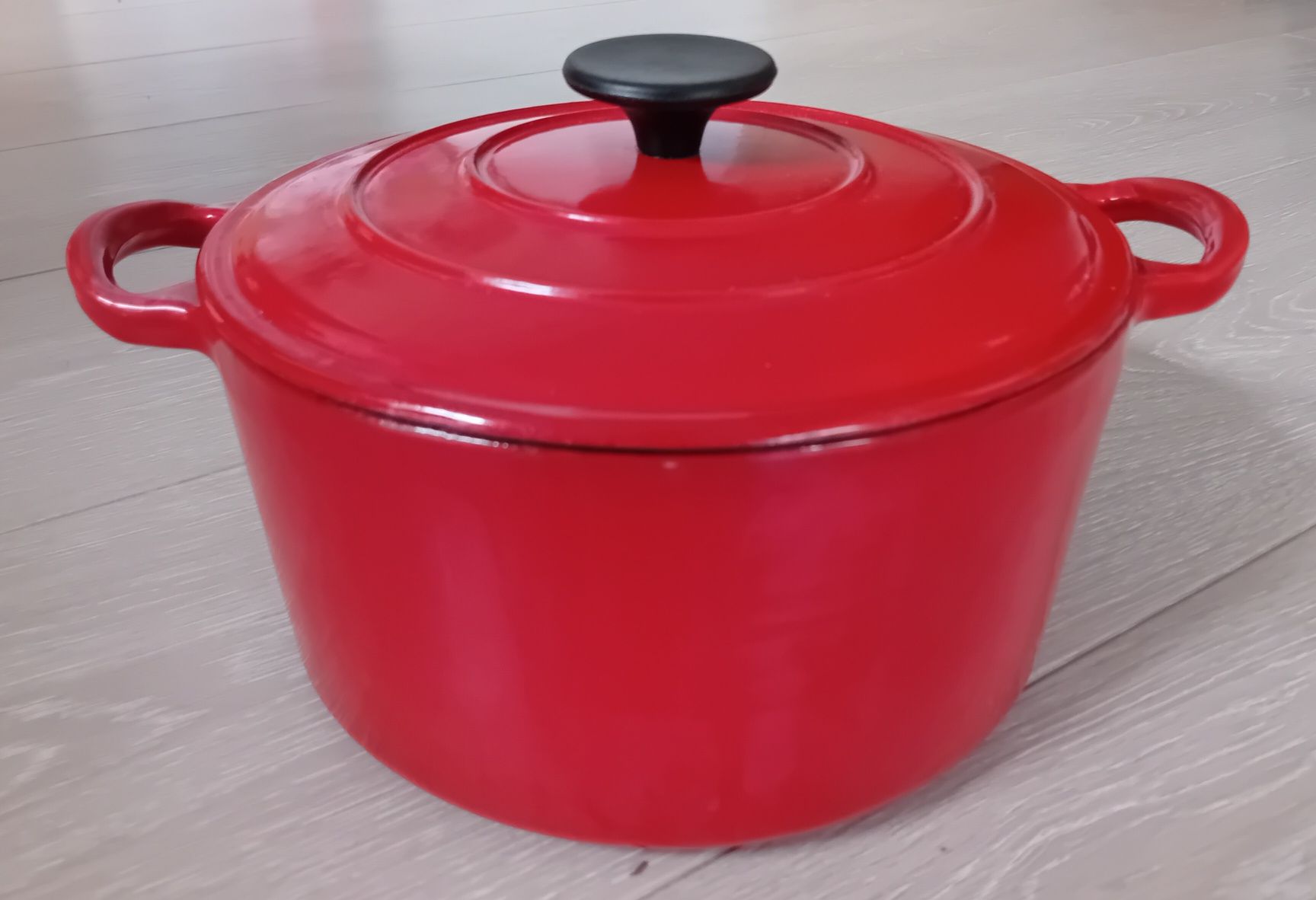 Garnek żeliwny emaliowany 2,5L BDB- do gotowania i pieczenia