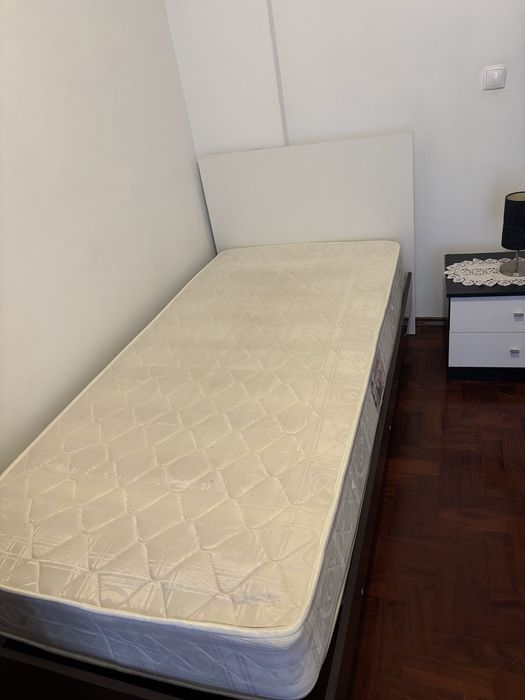 Cama de solteiro como nova