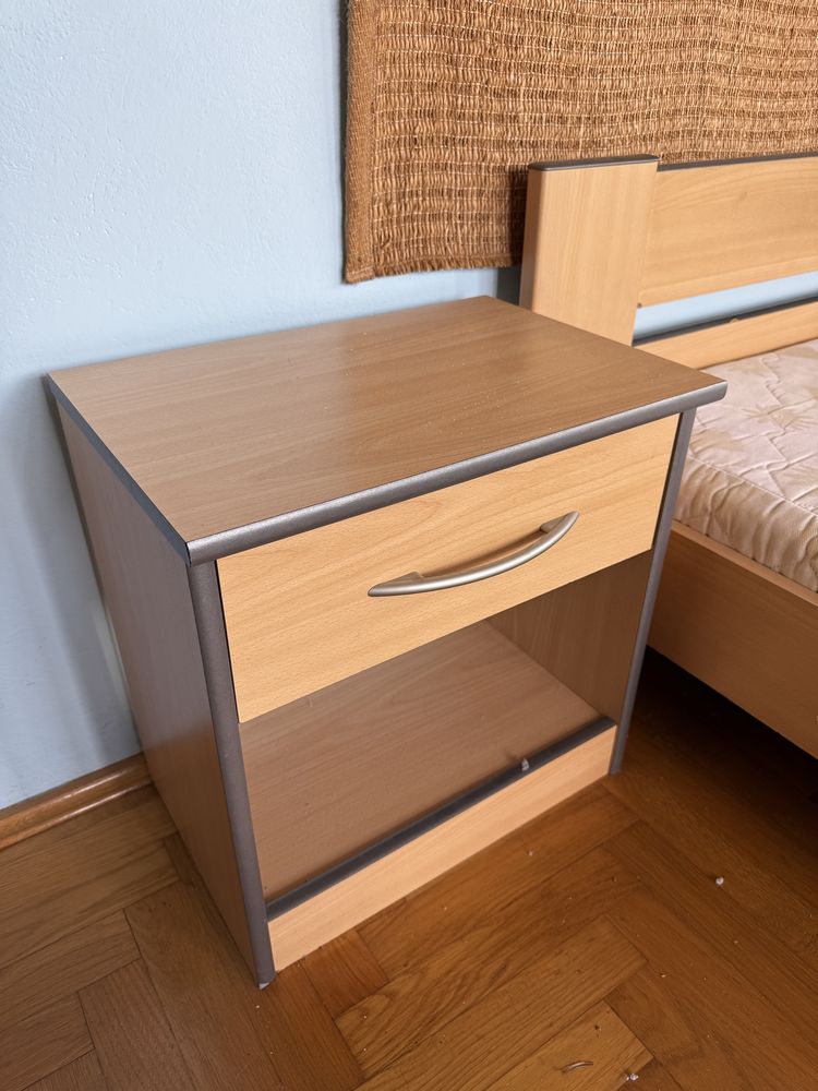 Komplet mebli szafa łóżko z materacem dwa nakastliki meble do sypialni