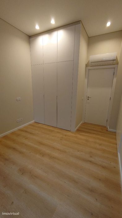 Vendo apartamento T 1 novo com bons acabamentos