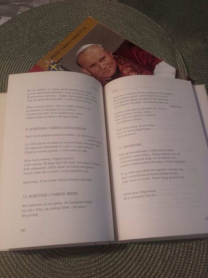 Jan Paweł II - Pieśń o Bogu ukrytym. Poezje