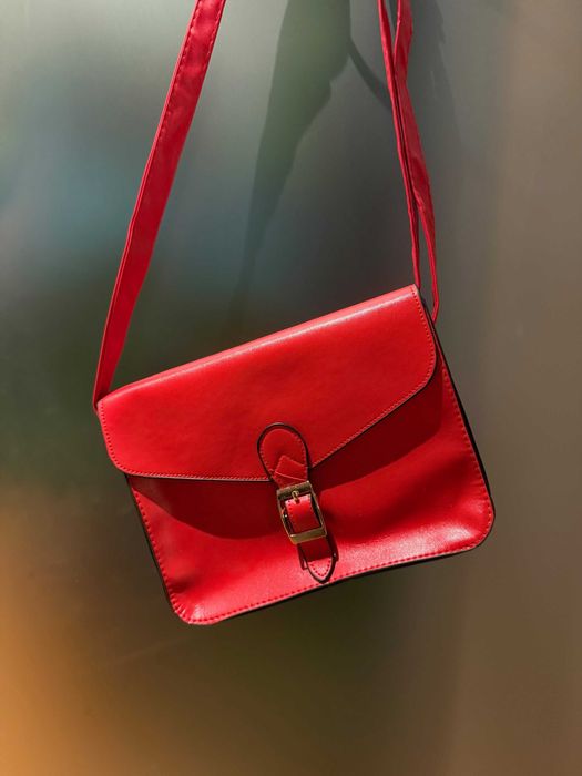 Czerwona torebka na ramię, listonoszka, ekoskóra, nowa