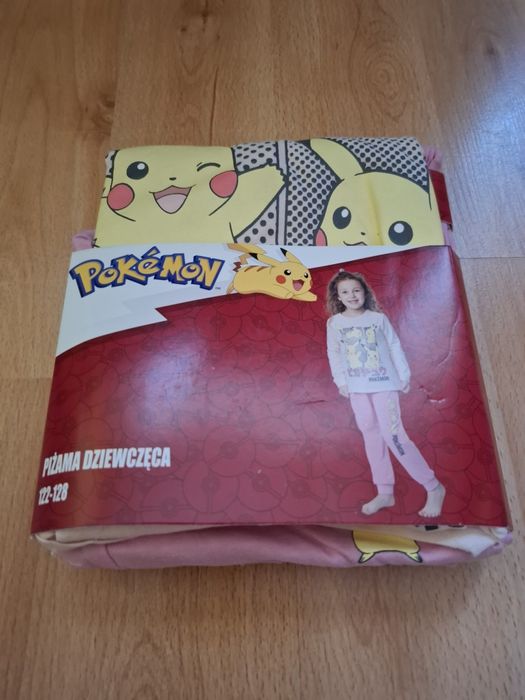 Nowa piżamka dla dziewczynki Pokemon rozmiar 122/128