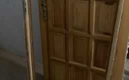 Drzwi zewnętrzne drewniane sosnowe wraz z ościeżnicą futryną
