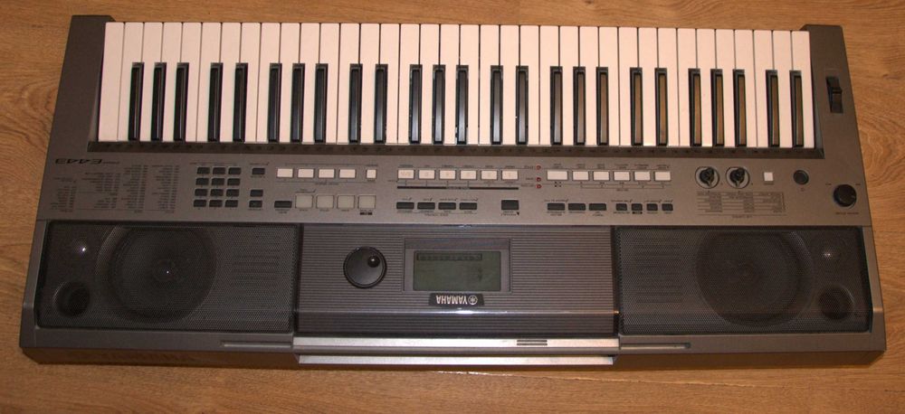 Keyboard Yamaha PSR-E443