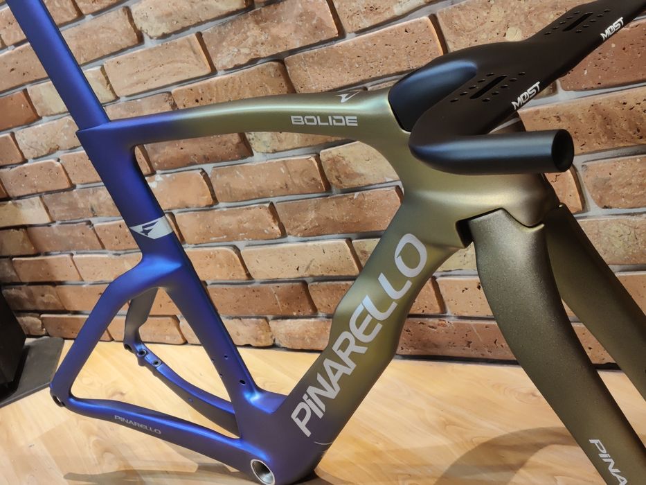 Фарбування карбонових шосейних велосипедів, колес