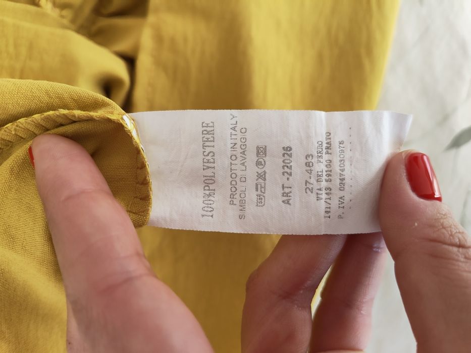 Camisola amarela com folhos