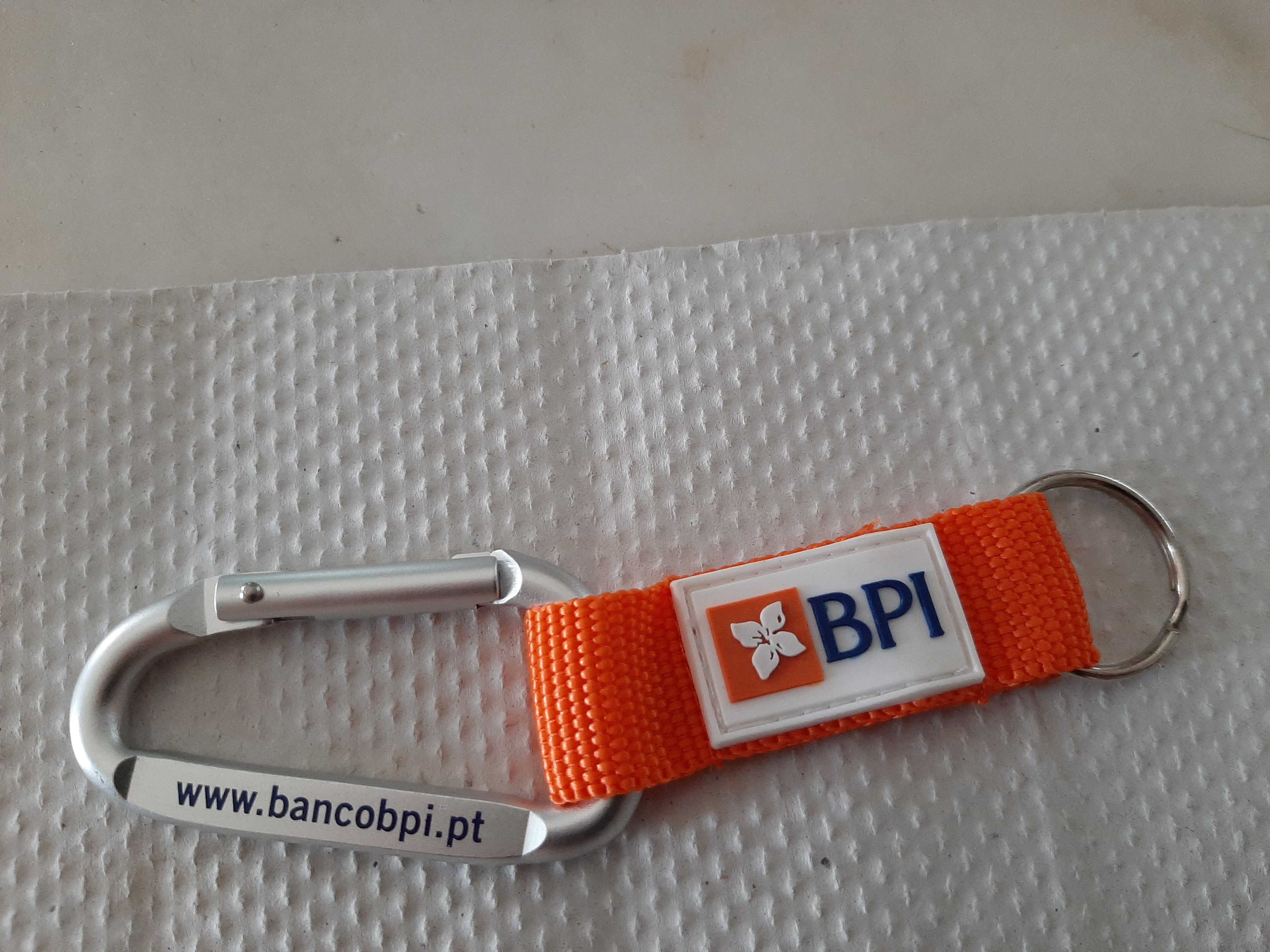 62 Portas chaves. Banco BPI e Banco Borges Irmão.VilaRealSanto Antonio