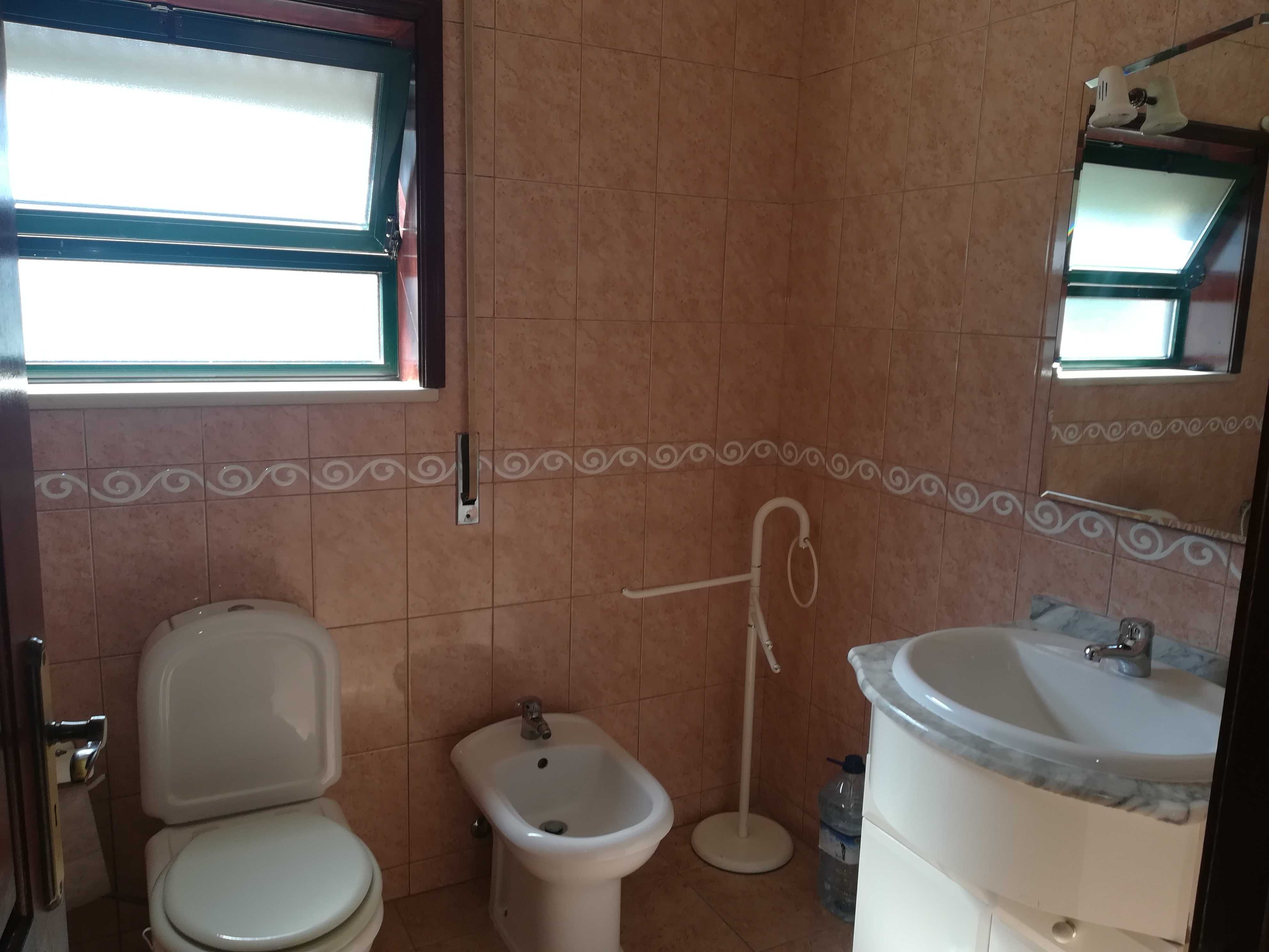 Arrendo T2 com garagem fechada Esgueira