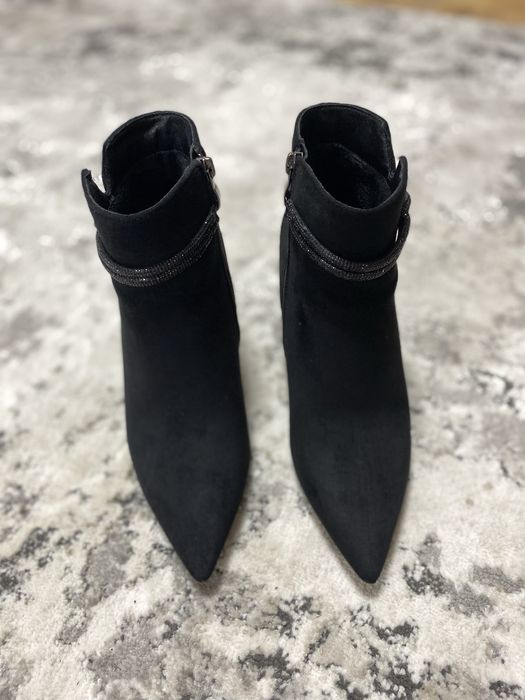 Ботінки на каблуку 38-39розмір