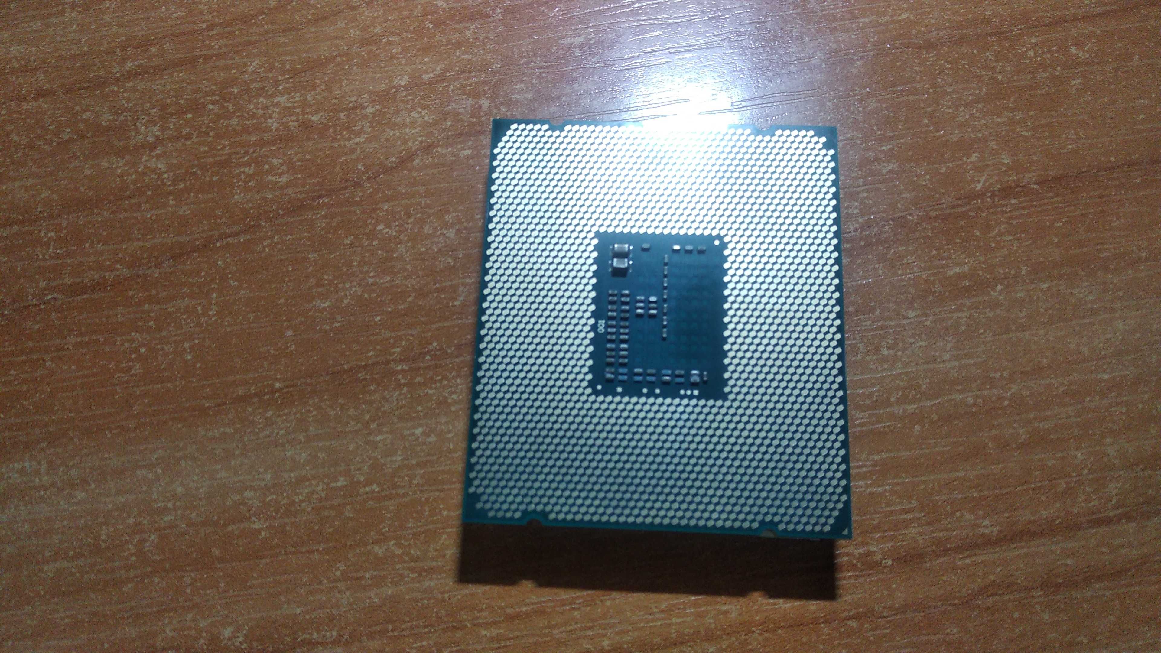 Процессор Intel Xeon E5-2640 v3