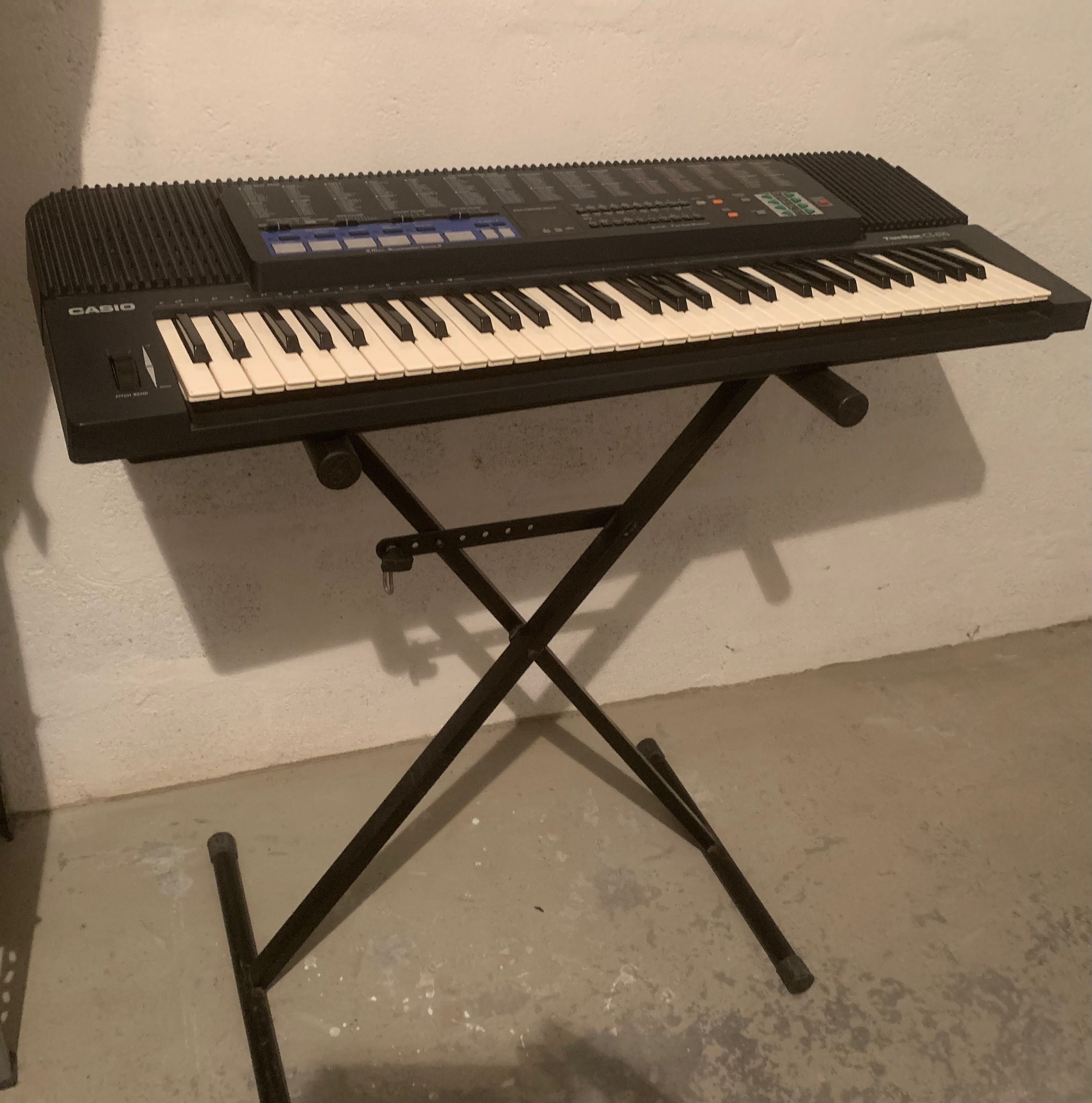 Teclado Casio Tone Bank CT-670