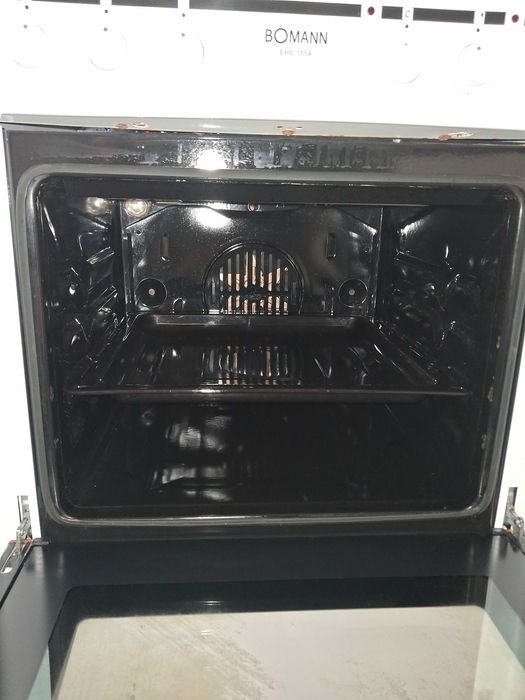 Kuchenka elektryczna z blatem ceramicznym Bomann