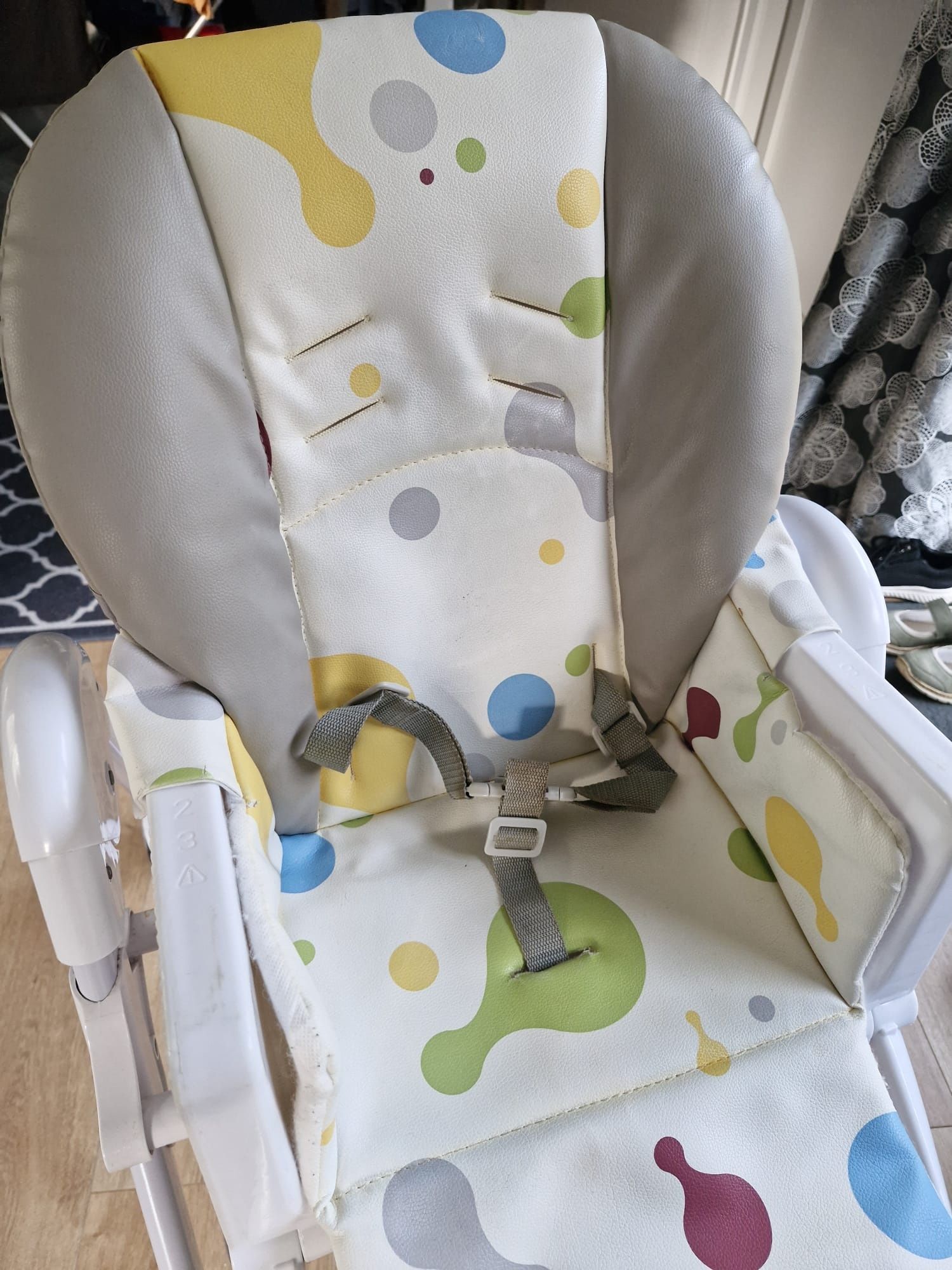 Krzesłko do karmienia Kinderkraft Yummi