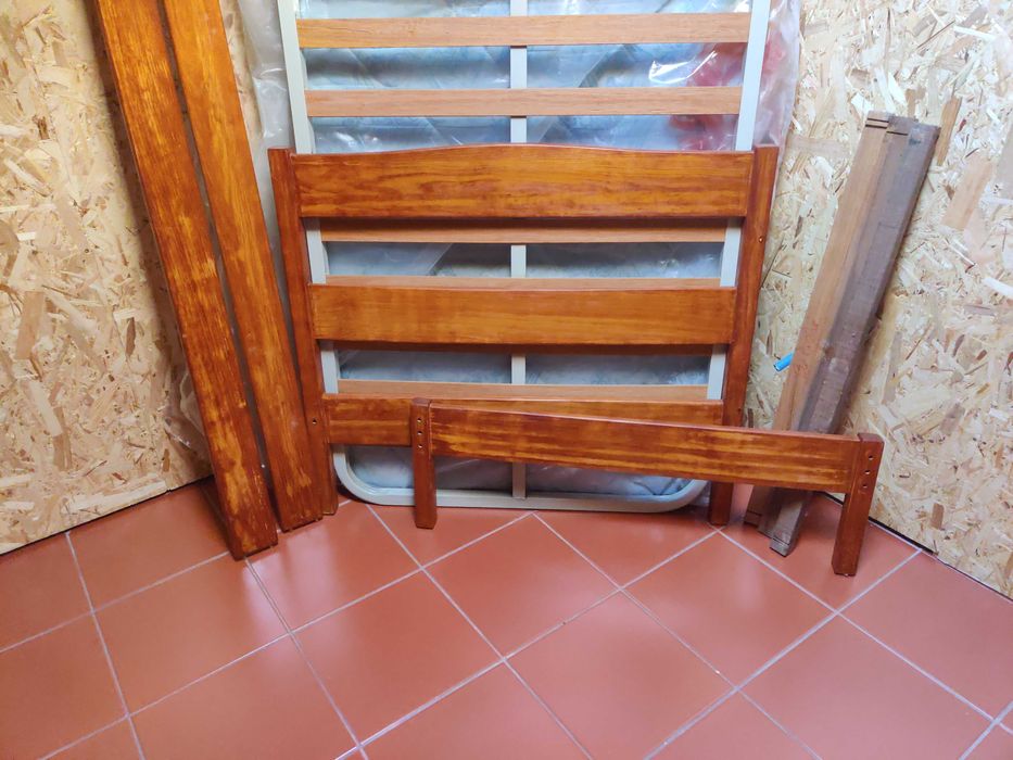 Cama de solteiro com colchão