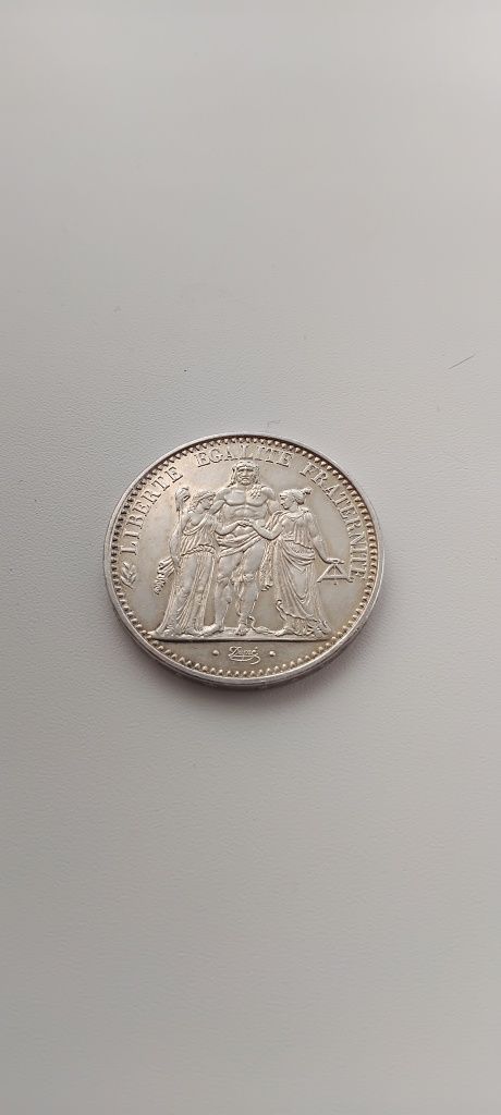 Продам 2,10 і 50 франків срібло.