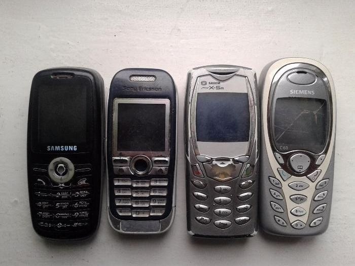 продам старі телефони самсунг на запчастини