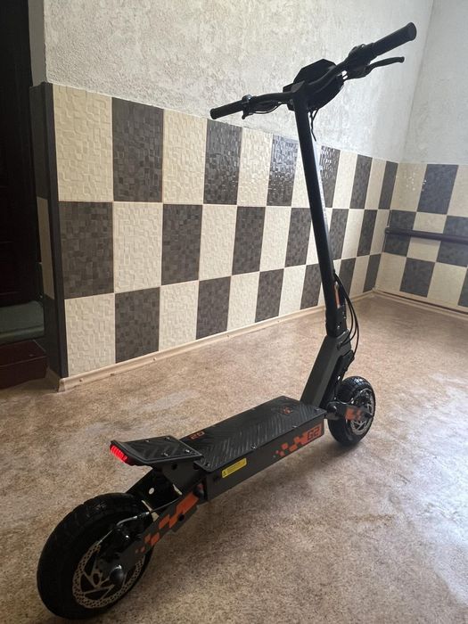 Продам Електросамокат Kukirin