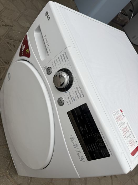 Сушильна машина LG RS8055AN1Z