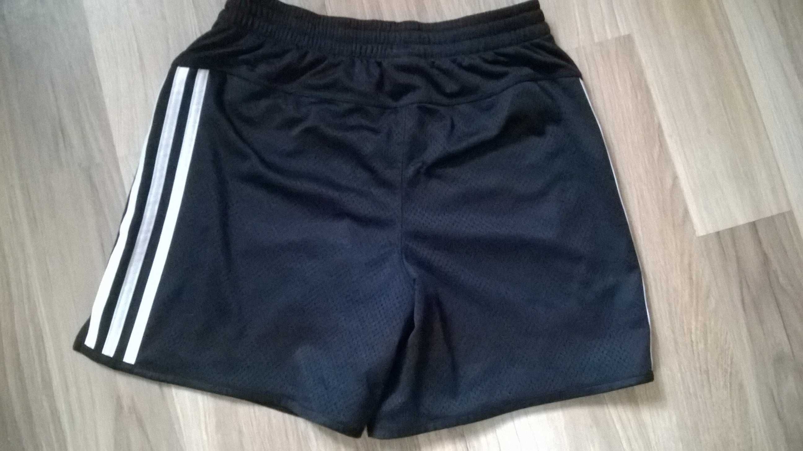 Spodenki Adidas (140-146 cm) 10-14 lat /uszkodzone/