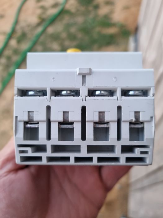 Пристрій захисного відімкнення PF6-40/4/0.3 40А 300мА 4п.