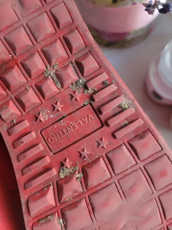 Срочно! Кроссовки кожа valentino 38 размер