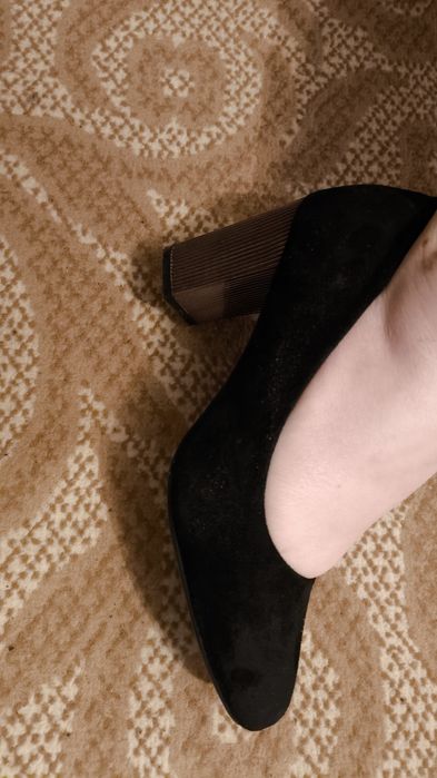 Замшеві туфлі 39 розмір