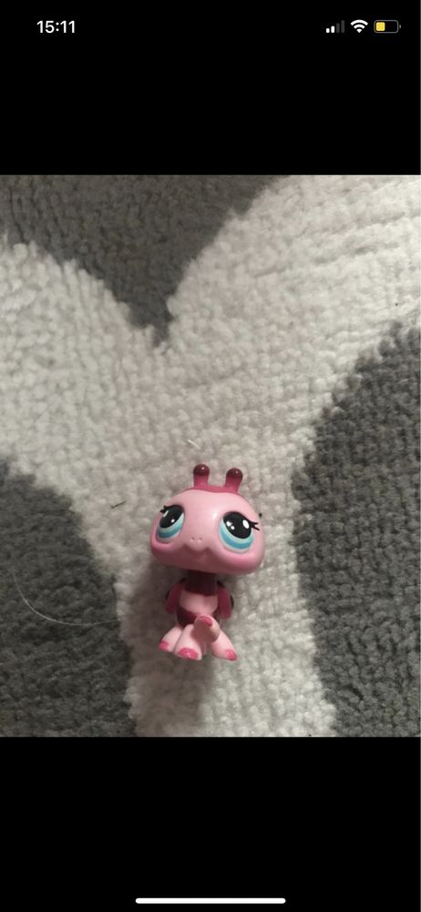 Figurka littlest pet shop biedronka