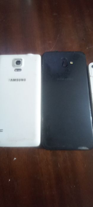 4 telemóveis para peças