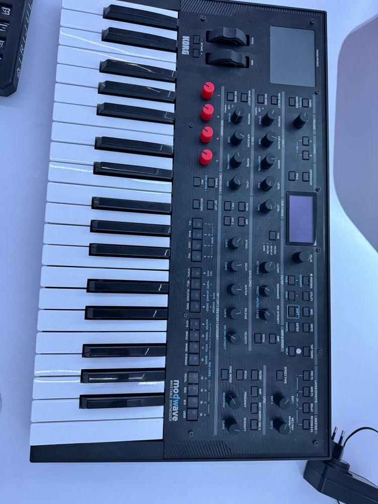 Korg Modwave Синтезатор