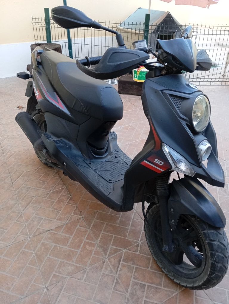 Vendo scooter Sym crox 50 cc