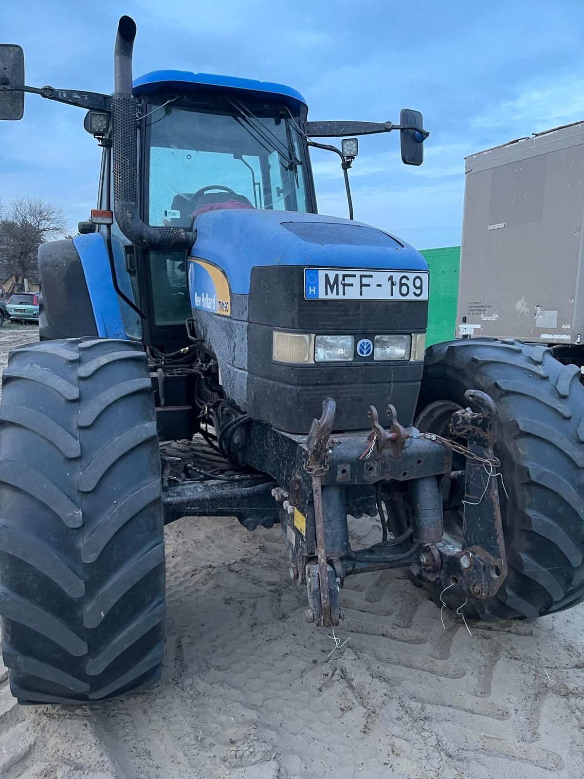 New Holland TM190