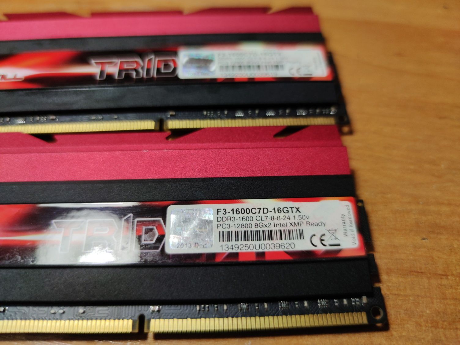 Оперативна пам'ять 2*8 ГБ DDR3