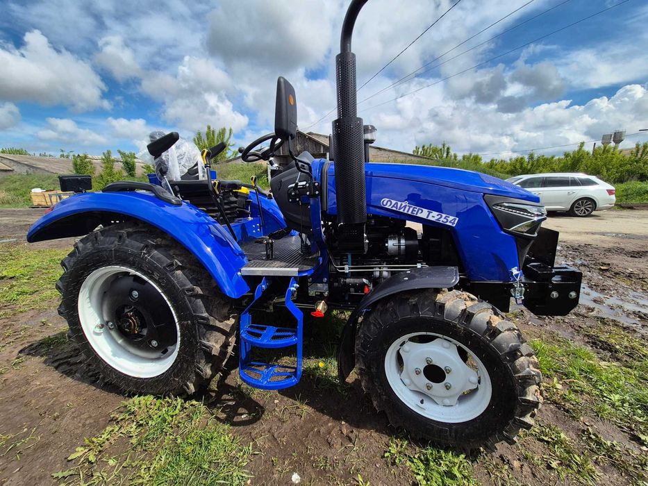 Трактор Файтер Т254 4х4