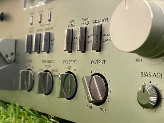 Mitsubishi DT-40 casety deck  (Made in Japan)