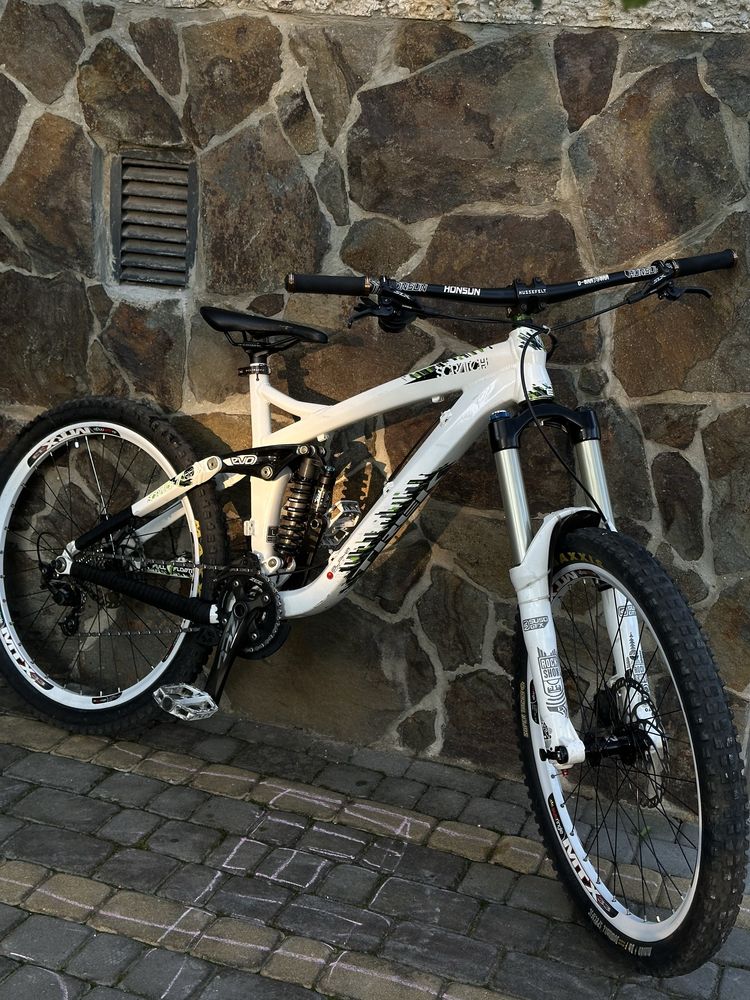 Двухподвес trek scratch 7 180/180mm