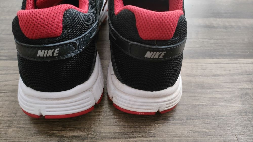 świetne buty do biegania NIKE Revolution 2M jak nowe