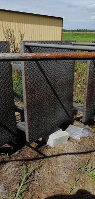 Schody metalowe zewnętrzne