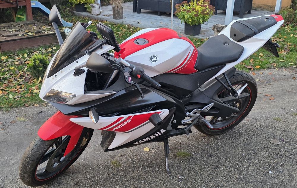 Yamaha YZF R125  akrapovic