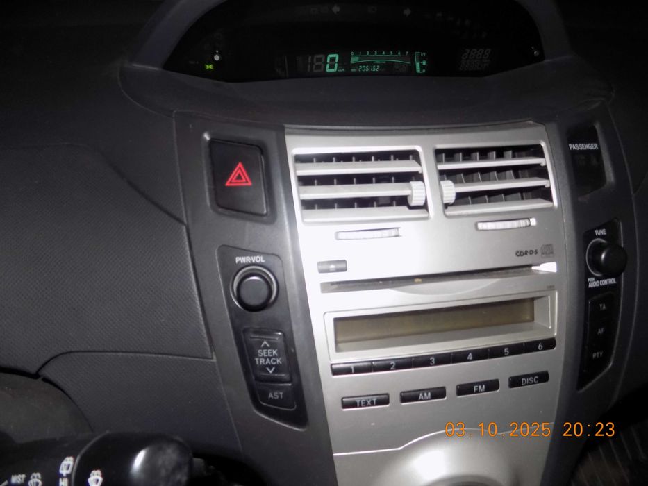Toyota Yaris II 2006r. 3D