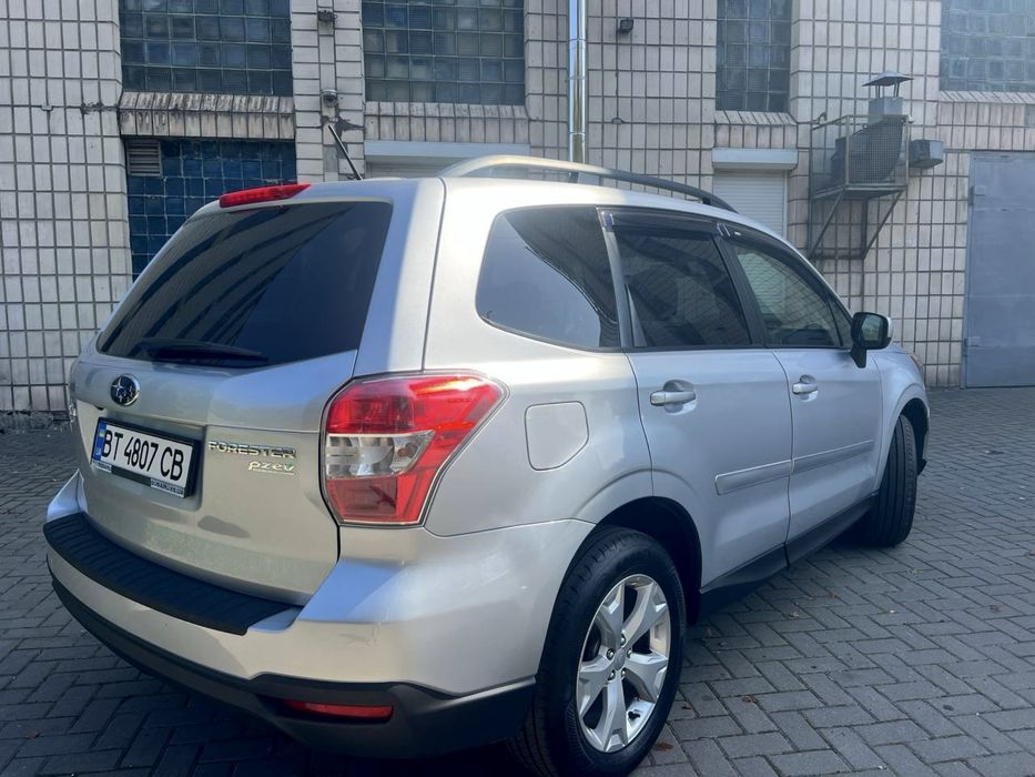 Субару форестер в отличном состоянии