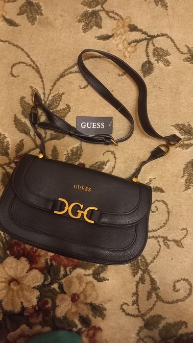 Стильна жіноча сумка Guess Dagan