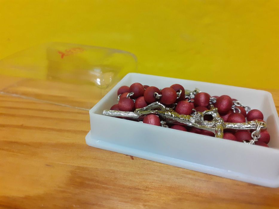 Różaniec z drzewa różanego 100% ok, komplet, opakowanie